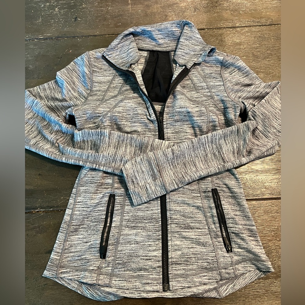 Lululemon define jacket size 8